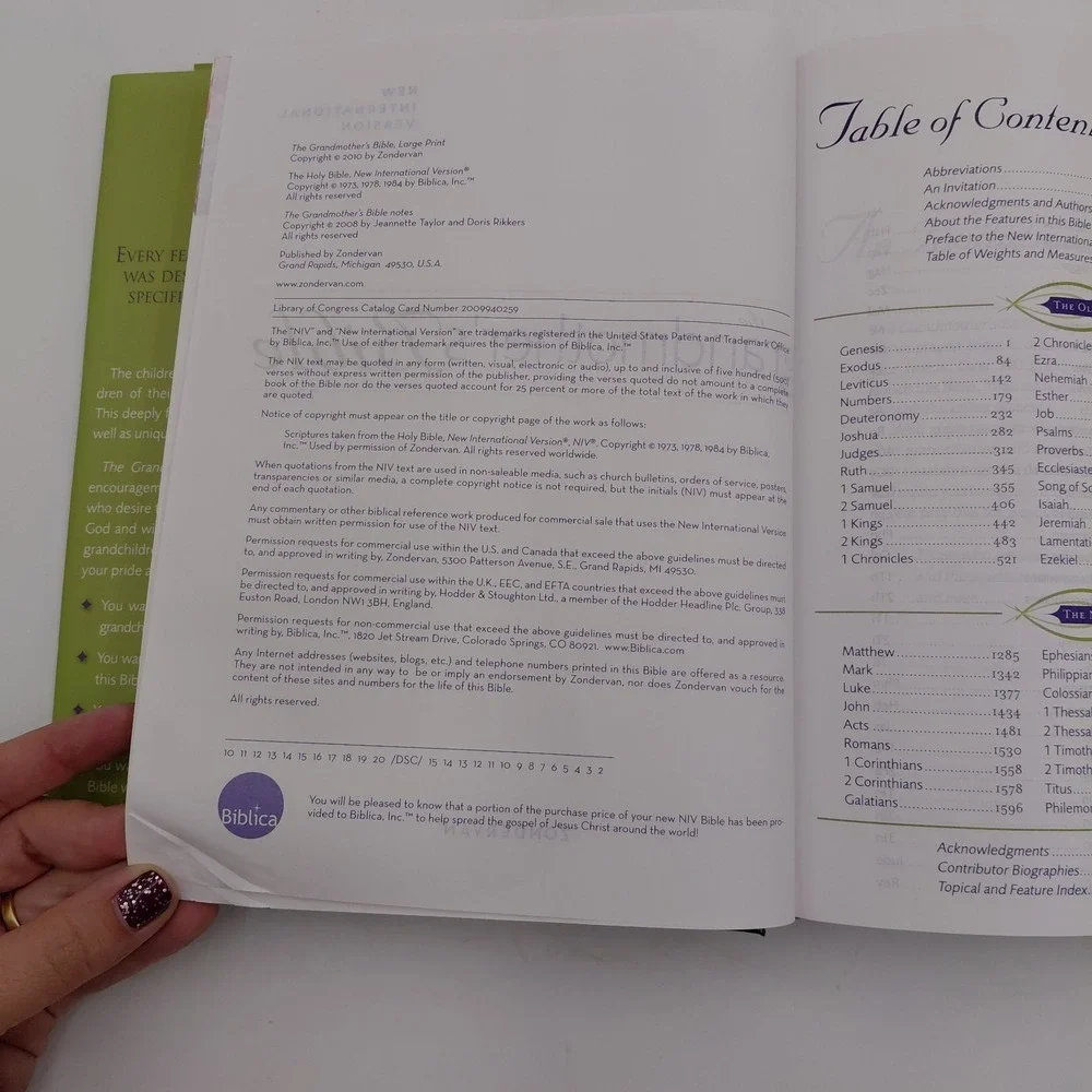The Grandmothers Bible NIV Large Print Zondervan Hardcover Dust Cover No Writing